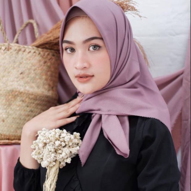 SEGIEMPAT AZARA NUR SHINAR LUXURY LASER CUT / HIJAB JILBAB SINAR PLAIN LC