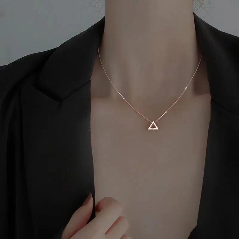 Kalung Choker Rantai Klavikula Desain Segitiga Geometris Gaya Retro Untuk Wanita