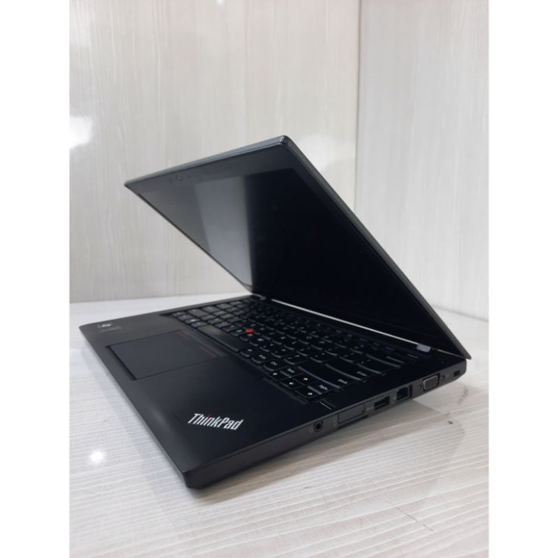 Laptop Lenovo Slim Thinkpad T440s Core i5 Gen 4 Ram 8Gb Ssd 256Gb Second Like New Bergaransi