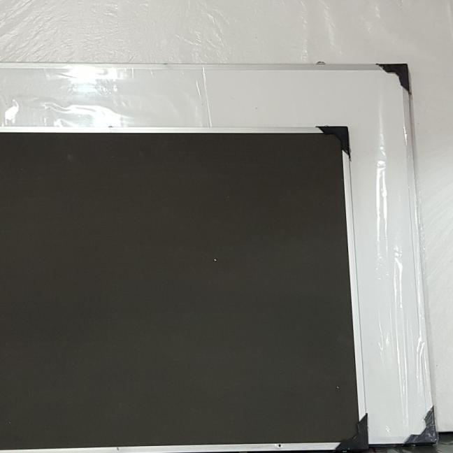 

Papan Tulis Whiteboard dan Kapur ukuran 40x60