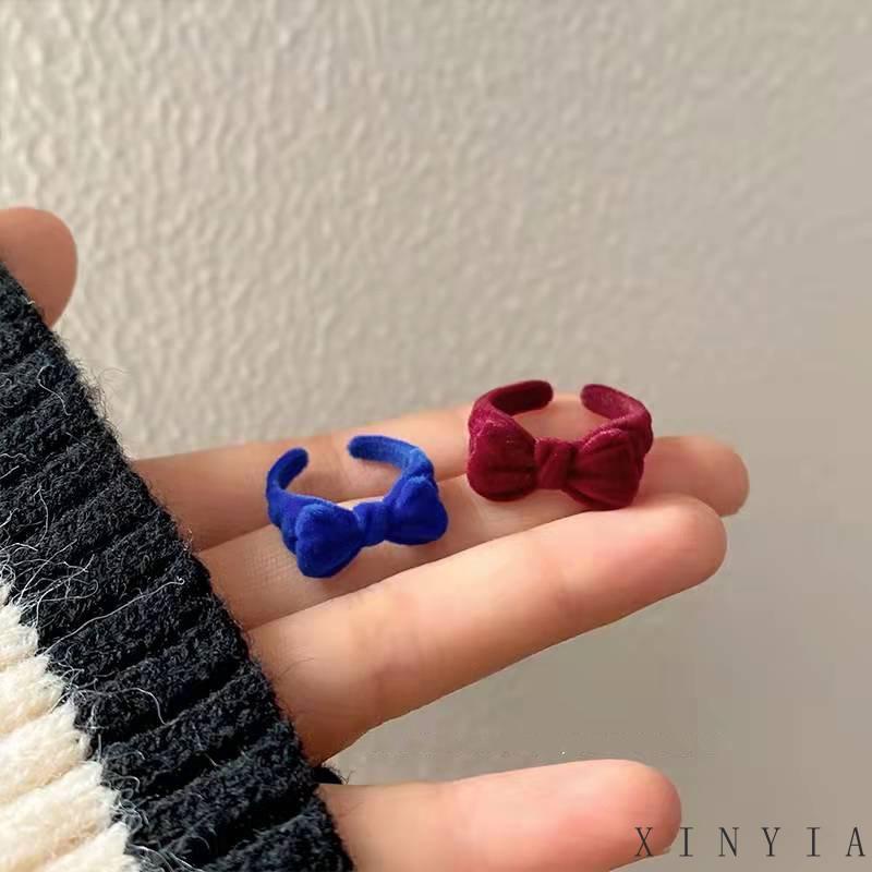 Cincin Model Terbuka Bahan Velvet Bentuk Pita Gaya Vintage Untuk Musim Dingin