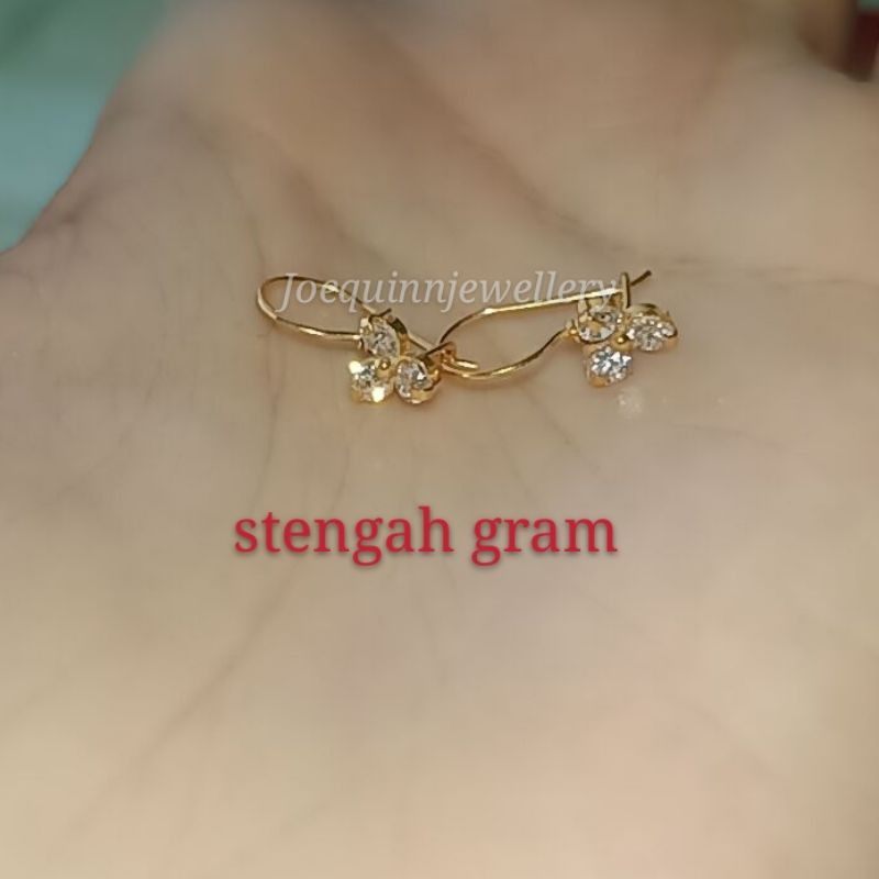 Anting emas muda stengah gram kembang 3 tempel