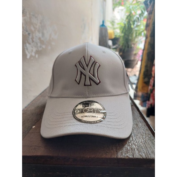 Topi Mlb x New Era NY Putih List Merah Maroon Import Original