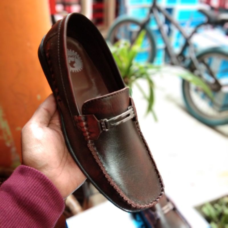 Sepatu Casual Pria Santai lancas kulit asli