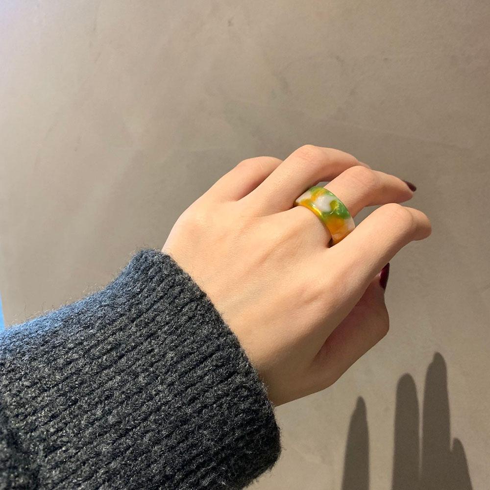 Cincin Model Terbuka Bahan Resin Gaya Retro Untuk Wanita