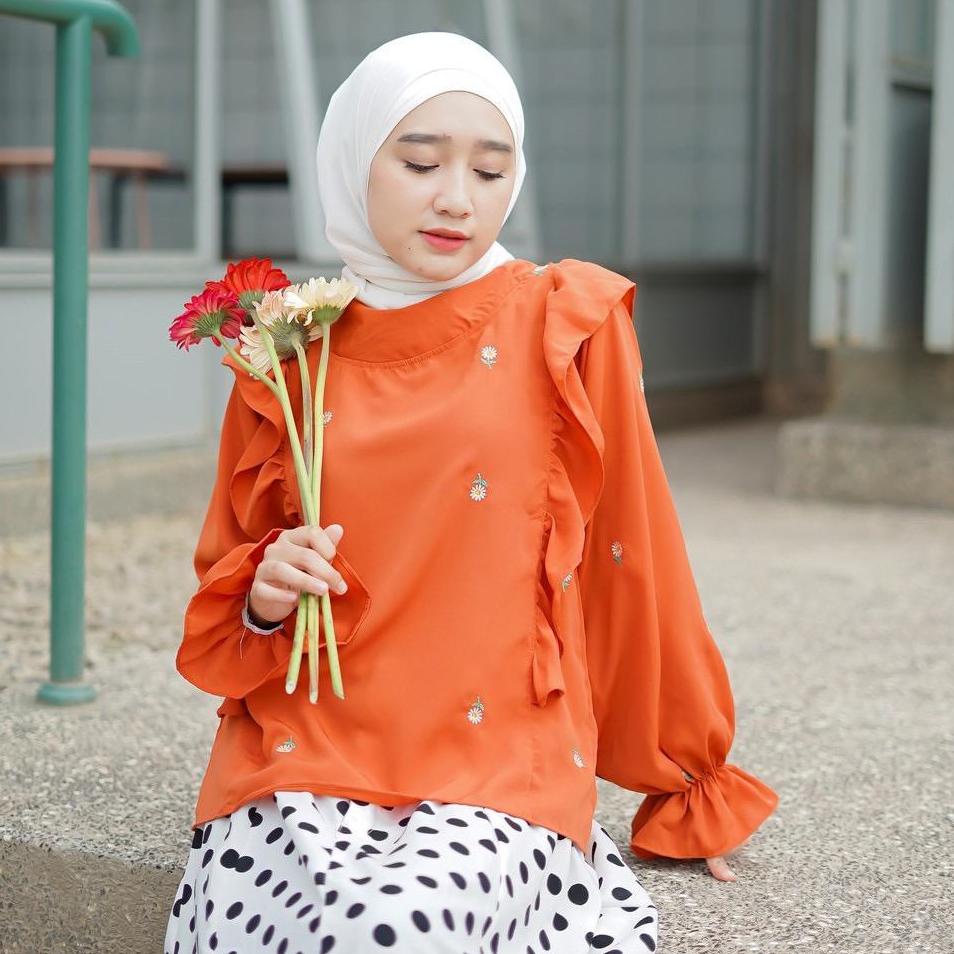 Model Baru 1KG MUAT 5PCS | EZRA DAISY BLOUSE BORDIR RUFFLE SHIRT TOP BORDIR PREMIUM HITS OOTD SELEBG