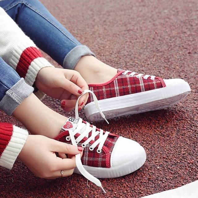 Sepatu Sneakers Wanita / Sepatu Alesha Fashion Korea Terbaru / Sepatu Wanita / Bisa COD