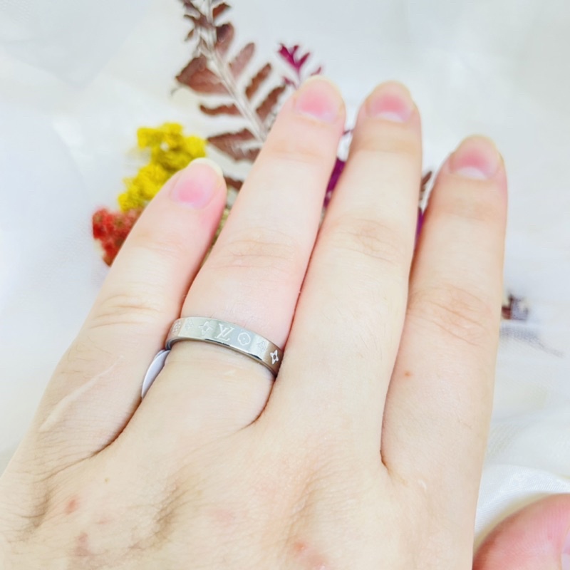 Cincin titanium wanita silver motif anti karat