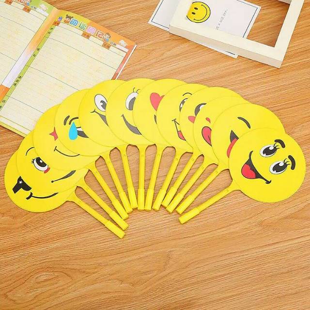 

Pulpen kipas karakter emoji