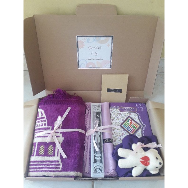 Hampers Kado Ulang Tahun Hijab Segiempat Syar'i Jumbo Kado Wisuda Paket Hijrah Gift Box Kado Ulang Tahun