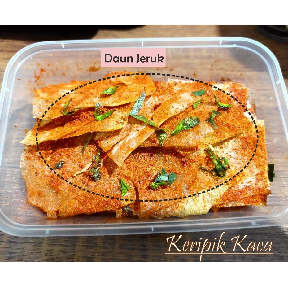 BISA COD MAKANAN VIRAL RINGAN CAMILAN PEDAS DAUN JERUK KERIPIK KACA KRIPCA KEMASAN BOX 100GRAM