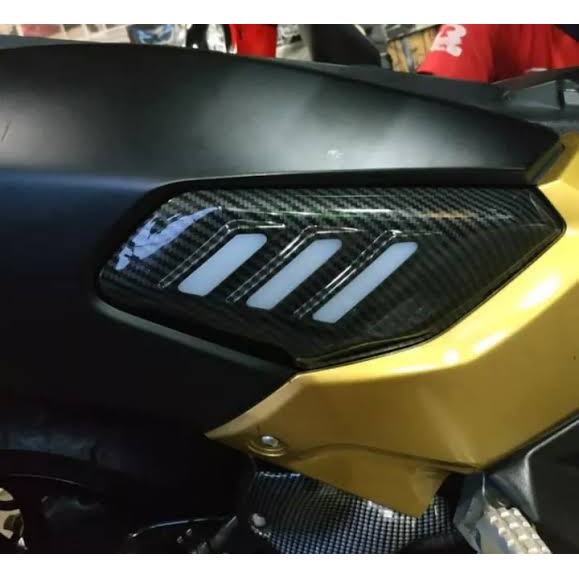 COVER BODY NMAX KIRI KANAN KARBON LAMPU NYALA