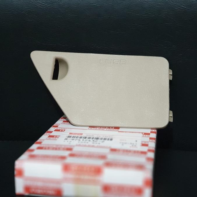 TUTUP SEKERING FUSE BOX LID DASHNOARD KANAN ISUZU PANTHER KAPSUL ORI SALE SALE
