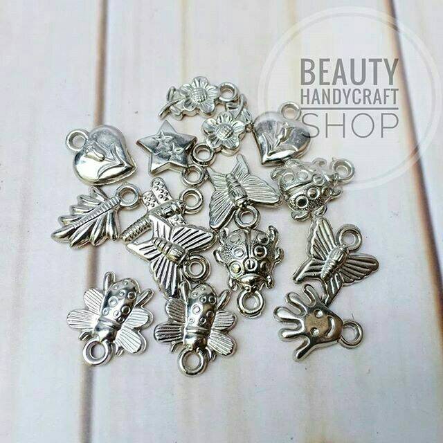 Charm Akrilik Aladin silver mix warna per 12