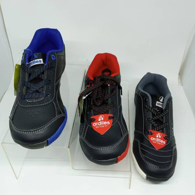 Sepatu sekolah ardiles