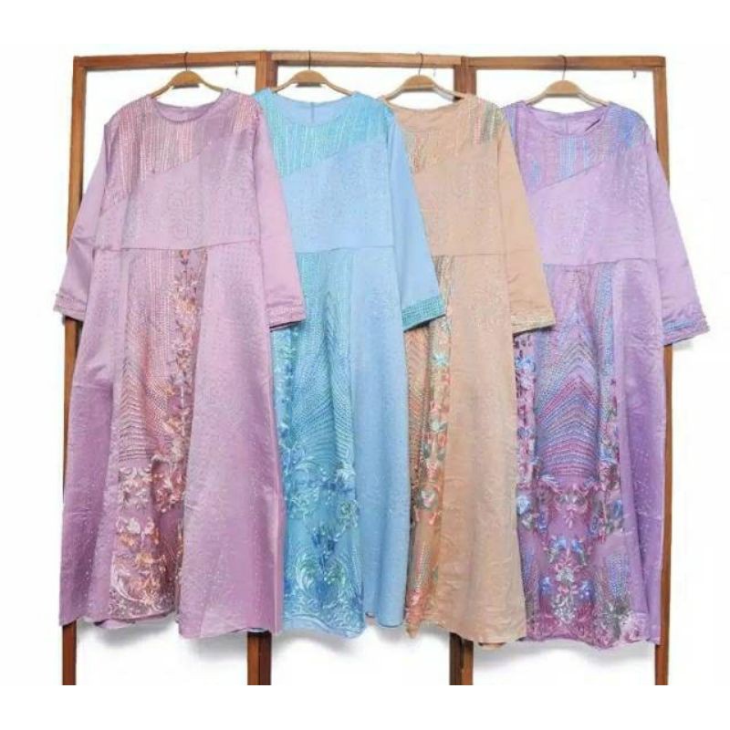 Brukat Mewah Kombinasi Satin Roberto Cavalli