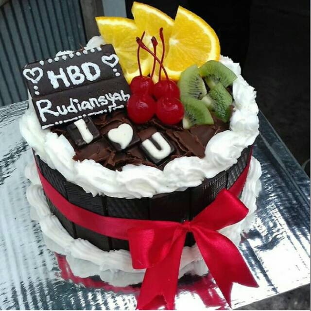 

cake blackforest full coklat