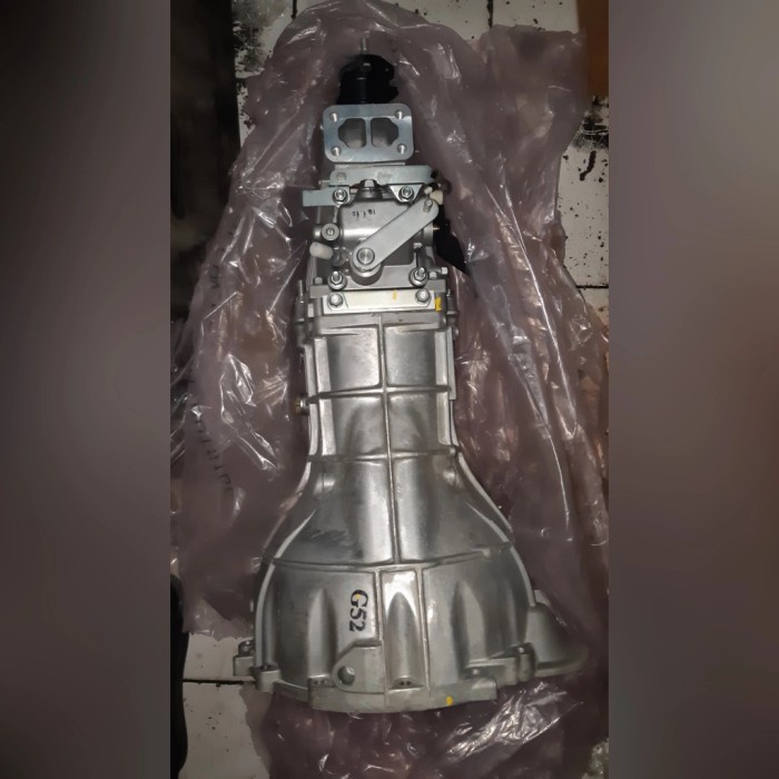 Gear Box Transmisi Manual Isuzu Traga