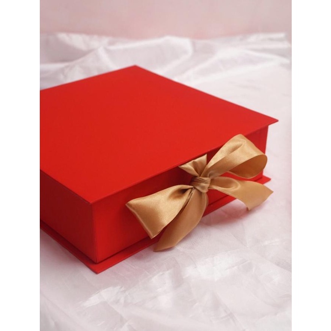 

BISA BAYAR DITEMPAT KOTAK KADO / BOX IMLEK / HAMPERS / BOX KUE TERLENGKAP Kode 558