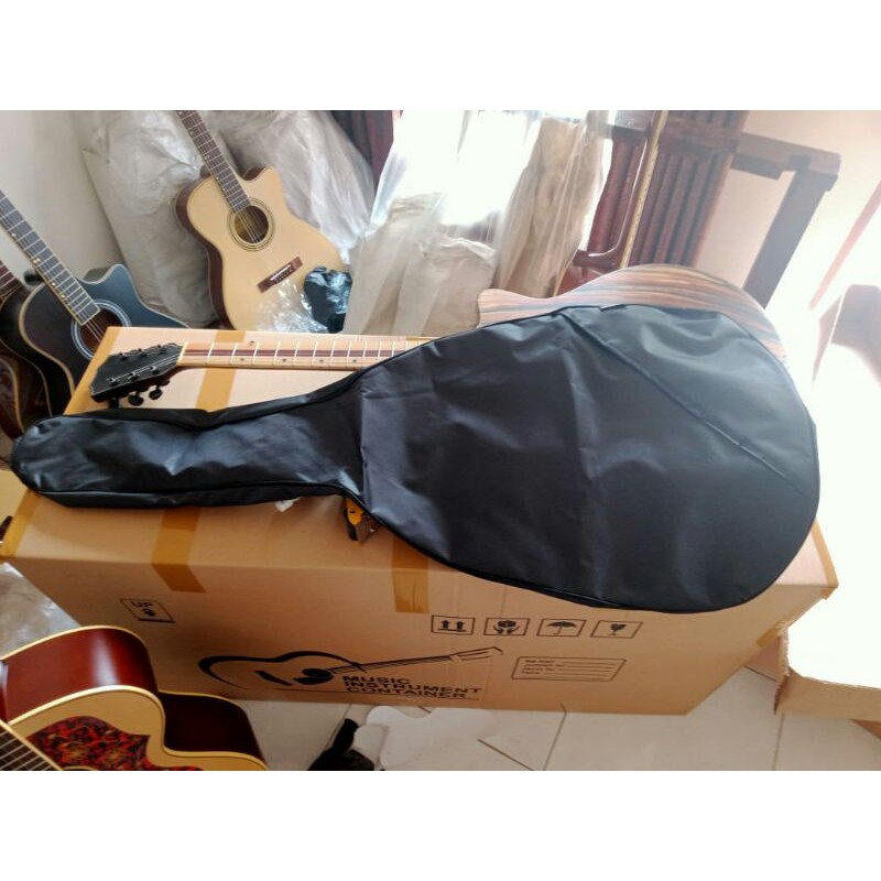 Tas gitar ukuran jumbo, bahan tebal, kuat, bagus