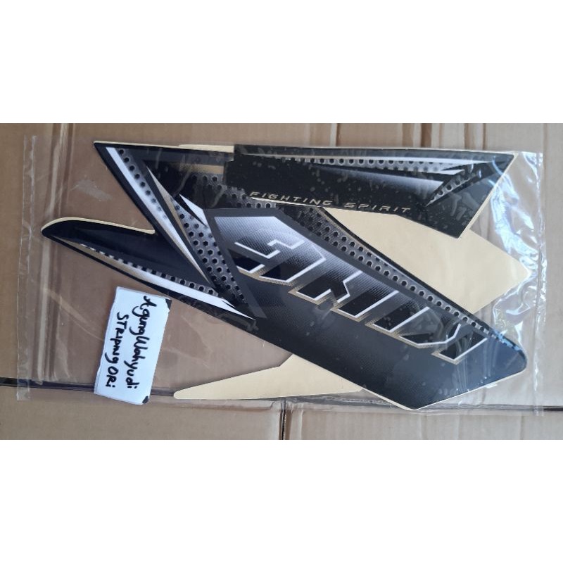 STIKER STRIPING LES BODY MOTOR YAMAHA RX KING 2008 HITAM
