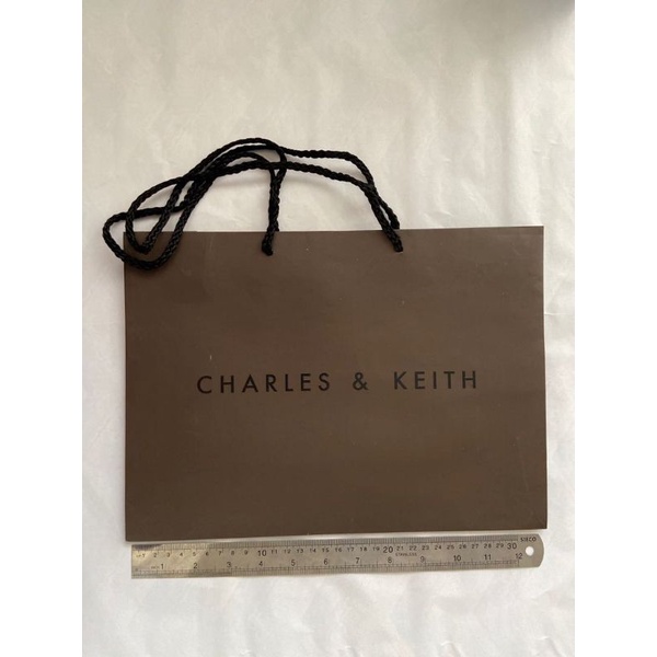 

Paperbag Charles And Keith