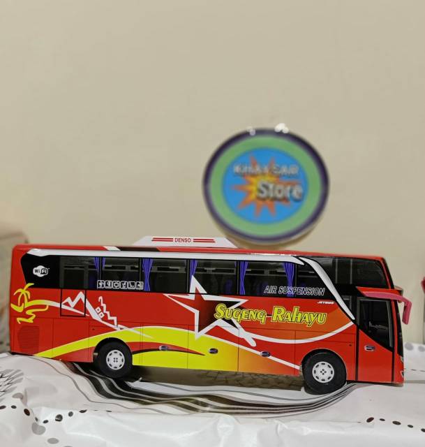 Miniatur Bus bis / mainan bus bis Sugeng Rahayu Legacy SR2