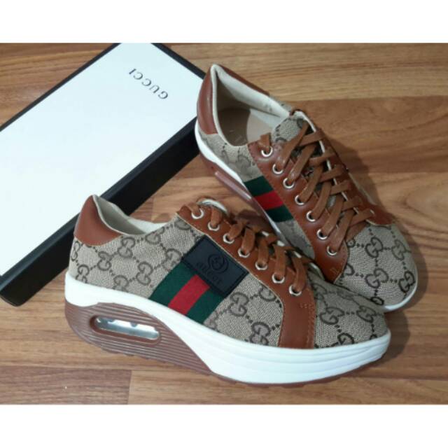 Sepatu sneaker Gucci 1091-11