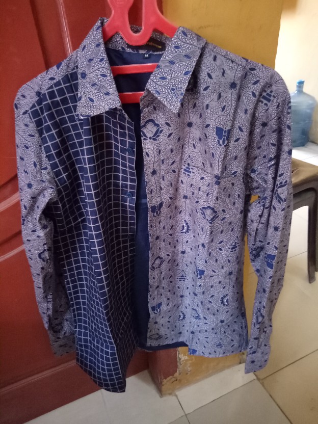 Bimasena Kemeja Batik Pria Lengan Panjang Slimfit Katun Printing Hem Baju Seragam Kantor Modern