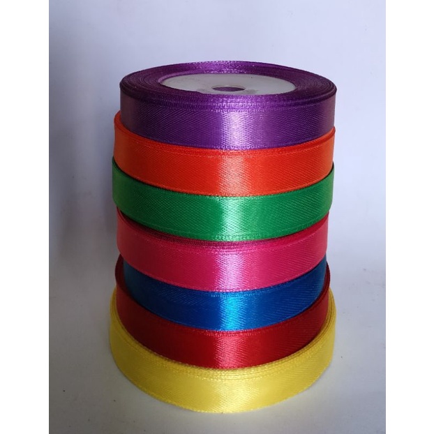 

1 meter pita satin 1,3 cm