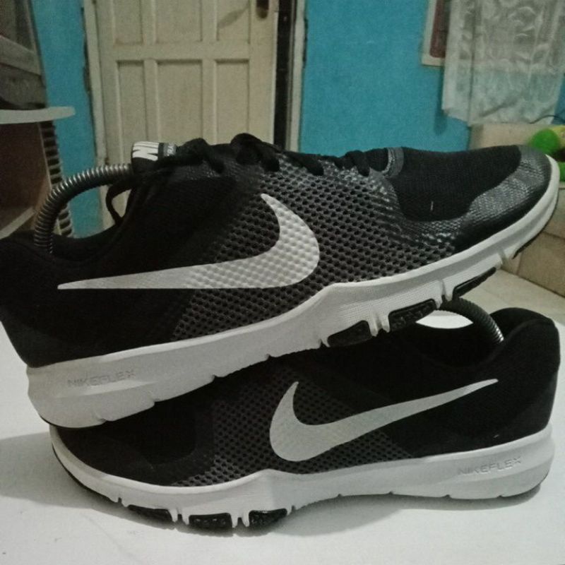 nike flex control 2 black/white second