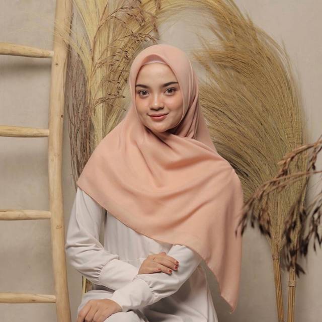 HIJAB SEGI EMPAT / BELLA SQUARE VER.1