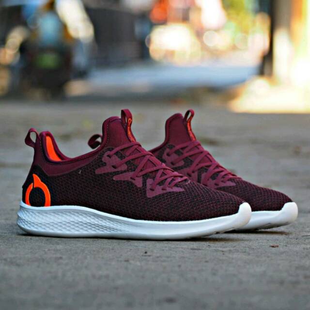SEPATU RUNNING ORTUSEIGHT PHYTON