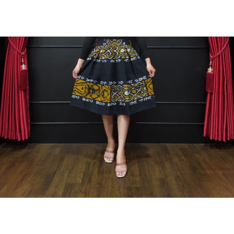 Rok tenun motif Jepara/Rok tenun NTT
