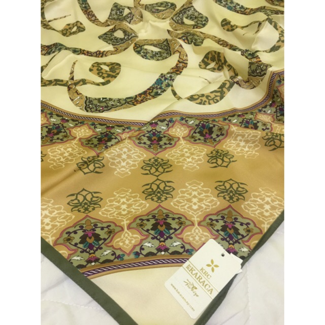 Hijab Turki segiempat, KRC 90 cm, motif huruf Arab