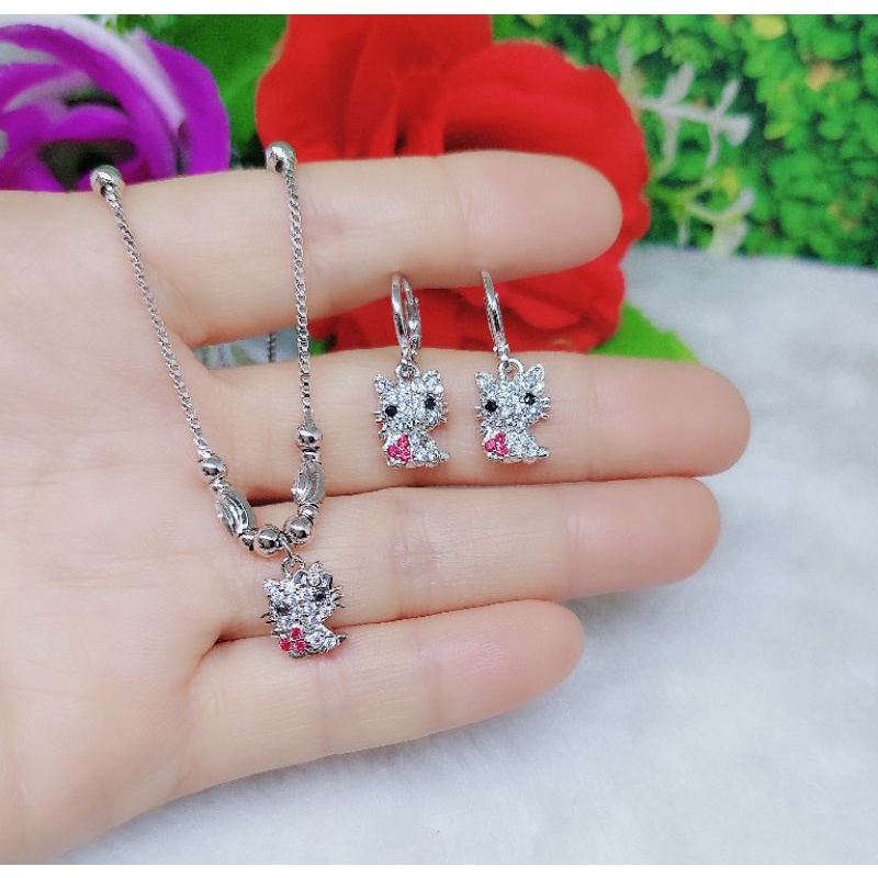 Kalung&amp;anting apel dan kalung Hello Kitty