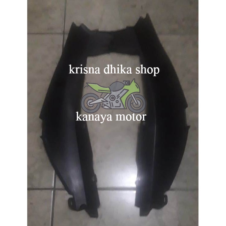 body belakang ( kempolan belakang ) vixion new hitam