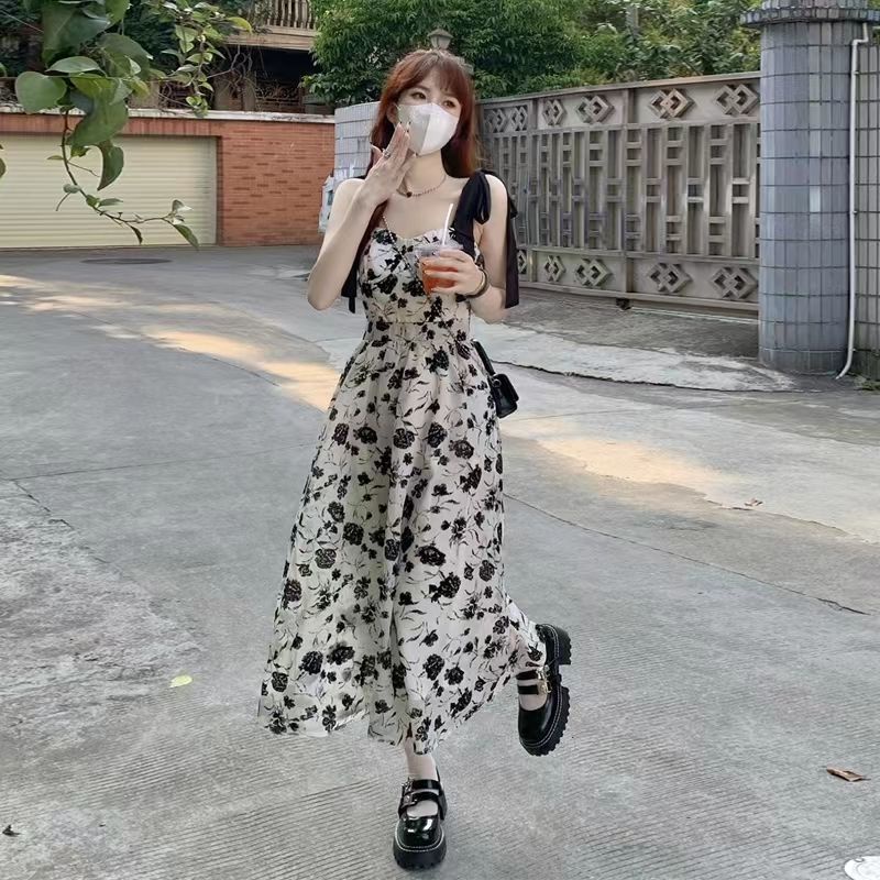 Dasi temperamen modis mid-length retro wanita Perancis suspender floral dress 2022 musim semi dan mu