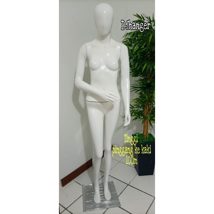 Patung manekin full body wanita alien tangan tekuk