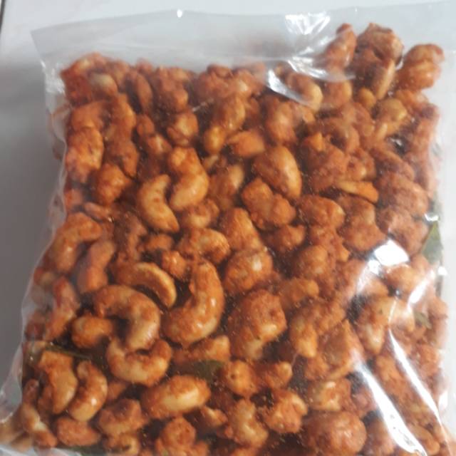 

Kacang mede pedas