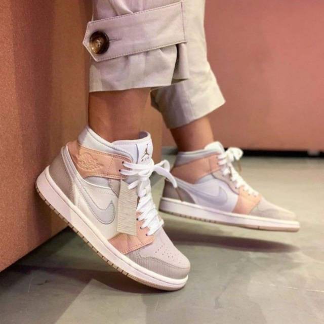 Nike Air Jordan 1 Mid Milan