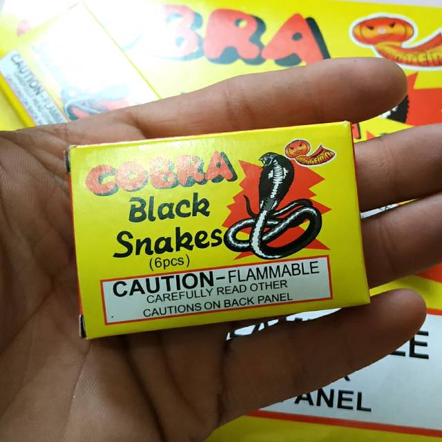 Mainan anak - anak Ular cobra Black snake ( 6pcs/gulung) kembang api di ular  cobra