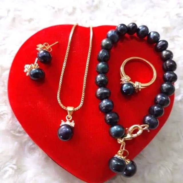 Satu set perhiasan rodhium mutiara air tawar lombok asli