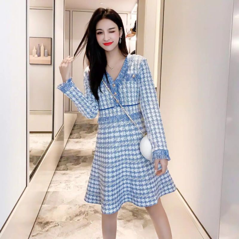 dress rajut musim gugur semi impor warna biru kombinasi putih mini bahan melar tangan lengan panjang