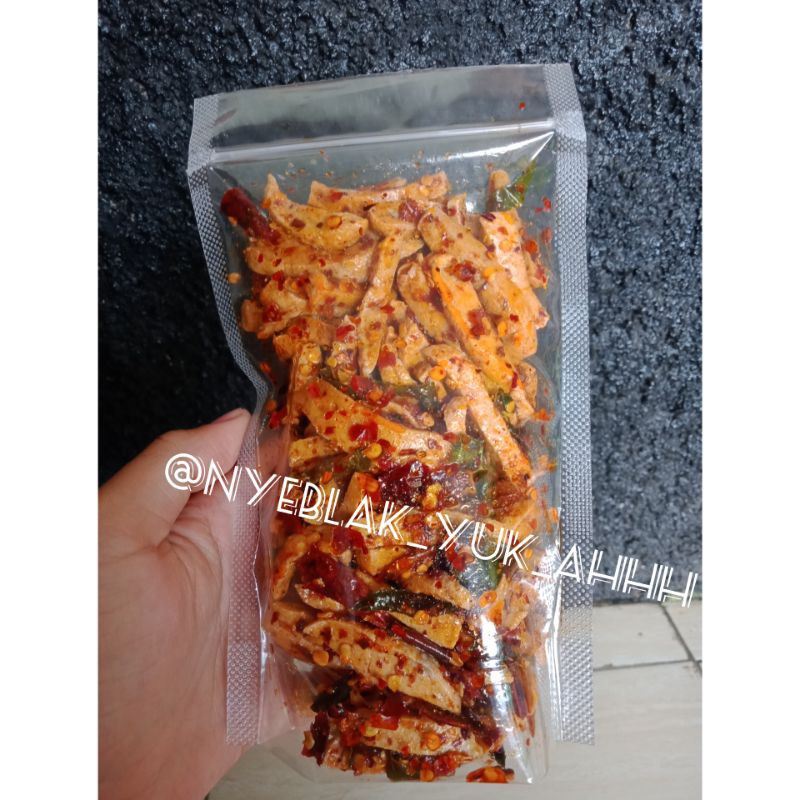 

HARGA MIRING basreng baso goreng pedas Basreng stik cabe asli daun jeruk 100 gram EMBUN SNACK