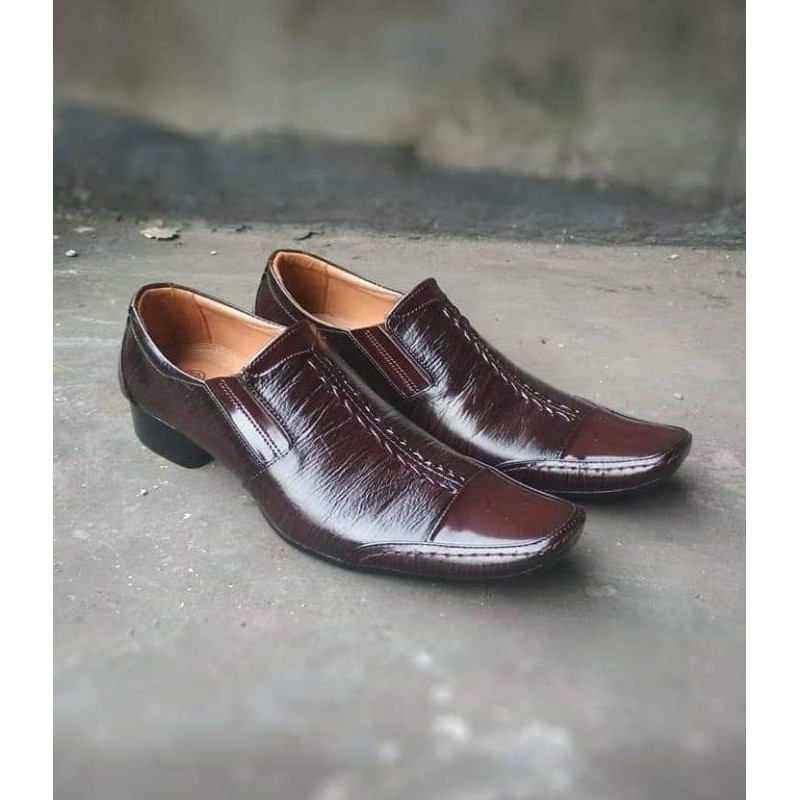 sepatu pantofel asli kulit sapi