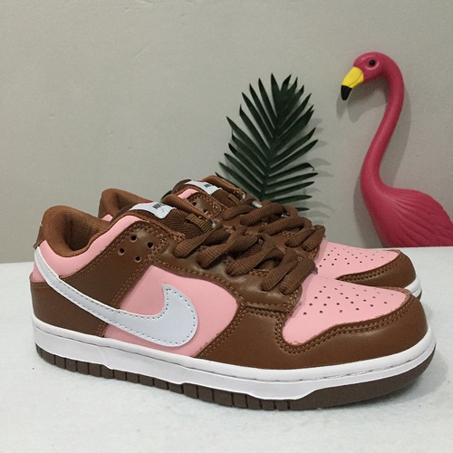 nike dunk low stussy