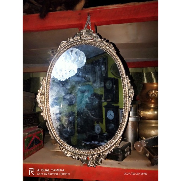 cermin gantung antik eropa