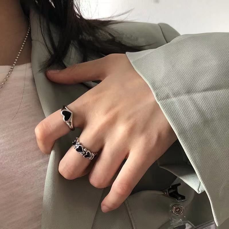 Cincin Model Terbuka Warna Hitam Gaya Retro Korea Untuk Wanita