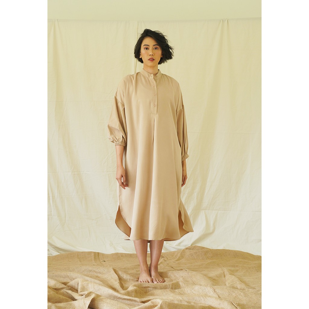 

NONA Judge Dress Khaki